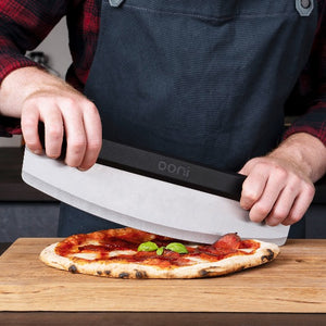 Pizza cutter rocker blade